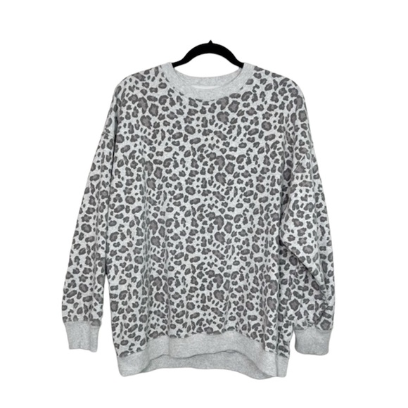 AMERICAN EAGLE Ahh-Mazingly Soft Jegging Fit Gray Leopard Print Sweatshirt - Picture 1 of 11